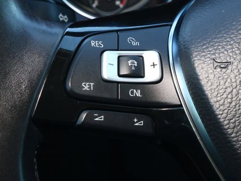 Used 2018 Volkswagen Atlas SE w/ R-Line Package image 21