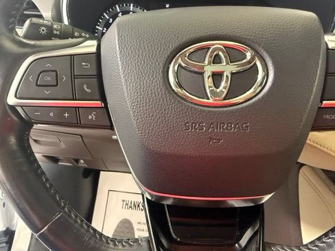 Used 2021 Toyota Highlander Platinum AWD/4WD image 44