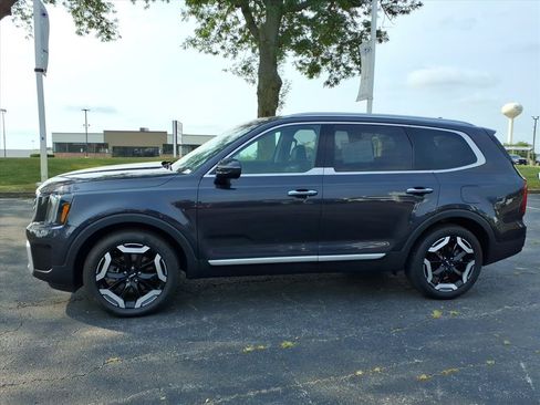 Used 2025 Kia Telluride S FWD image 4