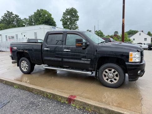 Used 2012 Chevrolet Silverado 2500 LTZ w/ LTZ Plus Package AWD/4WD image 5
