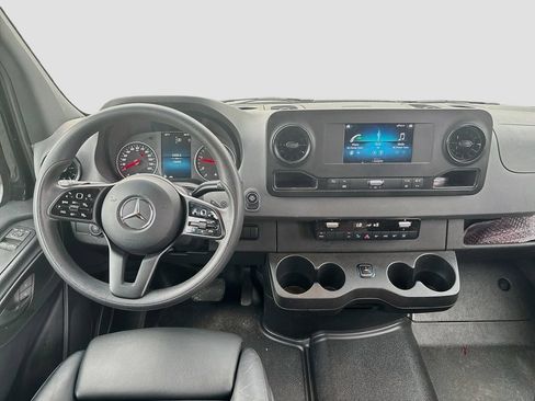 Used 2023 Mercedes-Benz Sprinter 3500 image 21