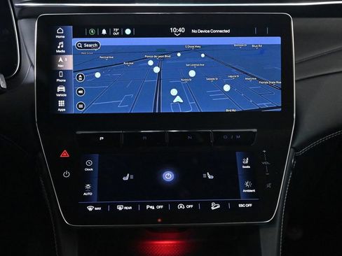 Used 2025 Maserati Grecale Modena AWD/4WD image 13