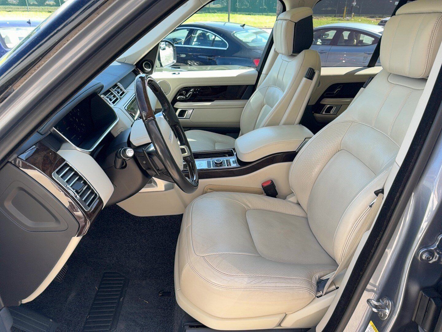 Used 2020 Land Rover Range Rover HSE AWD/4WD image 6