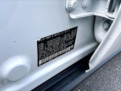 Certified 2025 Honda HR-V LX image 14