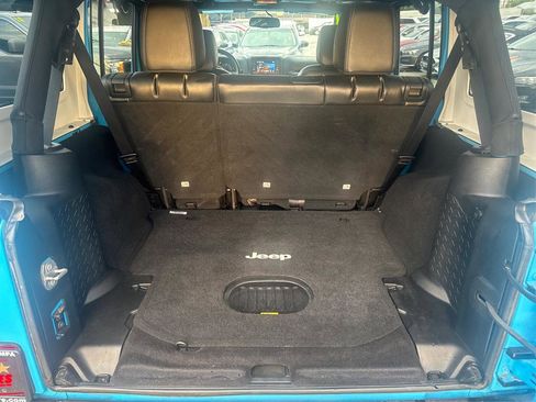 Used 2017 Jeep Wrangler Unlimited Sahara image 10