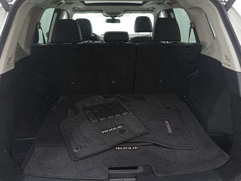 Used 2023 Nissan Rogue SV w/ SV Premium B Package image 9