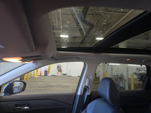 Certified 2023 Nissan Rogue SL w/ SL Premium Package AWD/4WD image 7