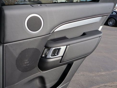 New 2026 Land Rover Discovery Dynamic SE AWD/4WD image 15