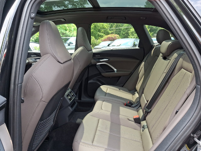 Used 2025 Audi Q5 Premium Plus w/ Premium Plus AWD/4WD image 10
