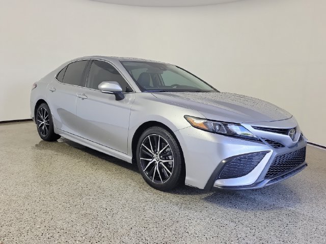 Used 2023 Toyota Camry SE FWD image 4