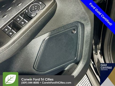 Used 2020 Ford Escape Titanium image 13