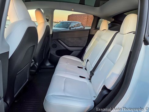 Used 2023 Tesla Model Y Long Range image 13