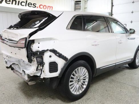 Used 2020 Lincoln Nautilus FWD image 6