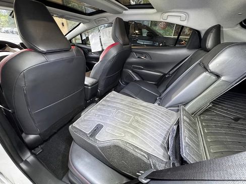 Used 2024 Toyota Prius Prime Premium FWD image 43