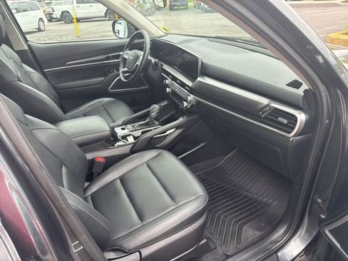 Certified 2023 Kia Telluride S w/ S Sunroof Package AWD/4WD image 12