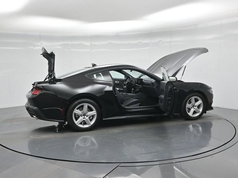 New 2026 Ford Mustang Coupe image 4