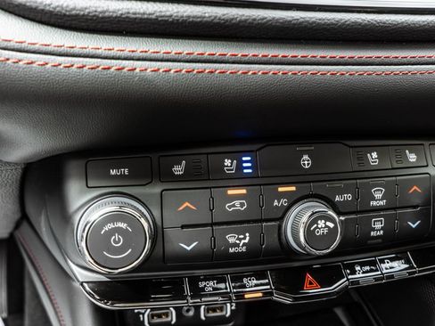 Used 2023 Dodge Durango R/T w/ Blacktop Package AWD/4WD image 10