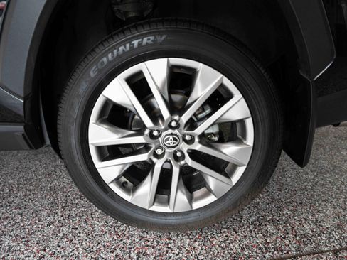 Used 2023 Toyota RAV4 XLE Premium AWD/4WD image 30