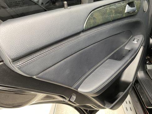 Used 2018 Mercedes-Benz GLE 43 AMG 4MATIC w/ Premium 2 Package image 18