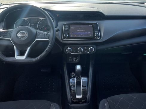 Used 2018 Nissan Kicks S image 11