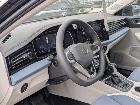 New 2026 Volkswagen Jetta SE FWD image 12