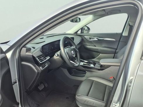 Certified 2025 Buick Envision Preferred AWD/4WD image 19
