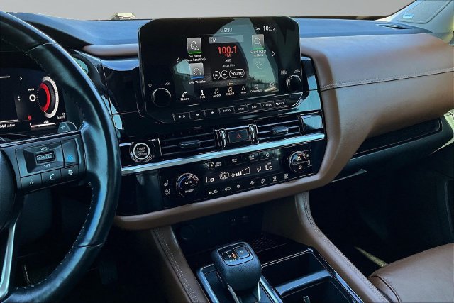 Used 2023 Nissan Pathfinder Platinum w/ Lighting Package (N93) FWD image 9