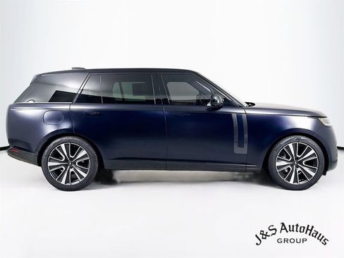 Used 2023 Land Rover Range Rover Long Wheelbase SE image 8