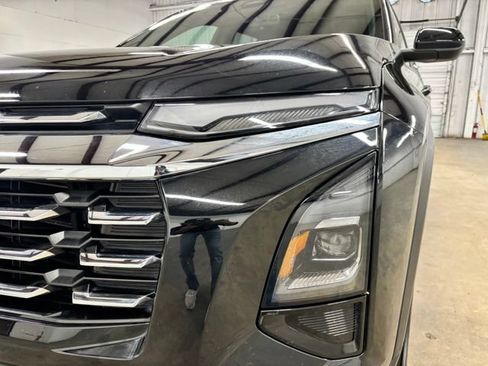 Used 2026 Chevrolet Equinox LT AWD/4WD image 8