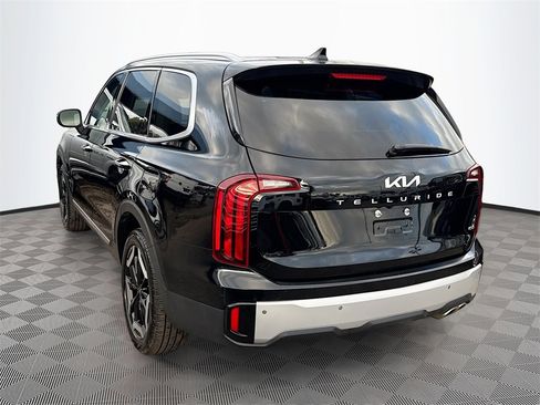Used 2024 Kia Telluride S w/ S Sunroof Package image 8