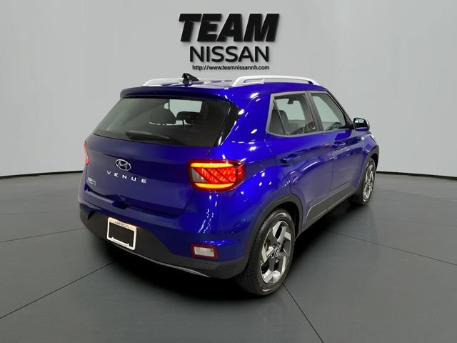 Used 2022 Hyundai Venue Limited FWD image 6