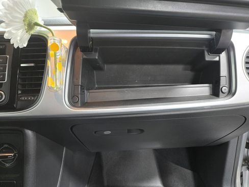 Used 2013 Volkswagen Beetle 2.5 image 48