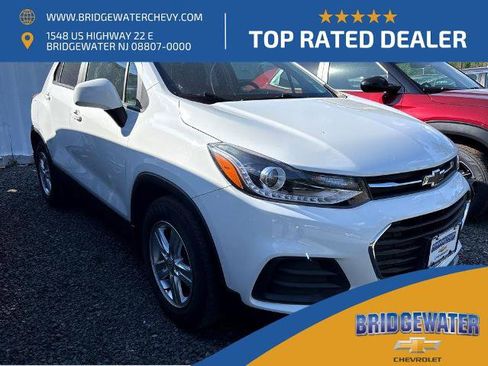 Used 2021 Chevrolet Trax LT w/ Driver Confidence Package FWD image 1