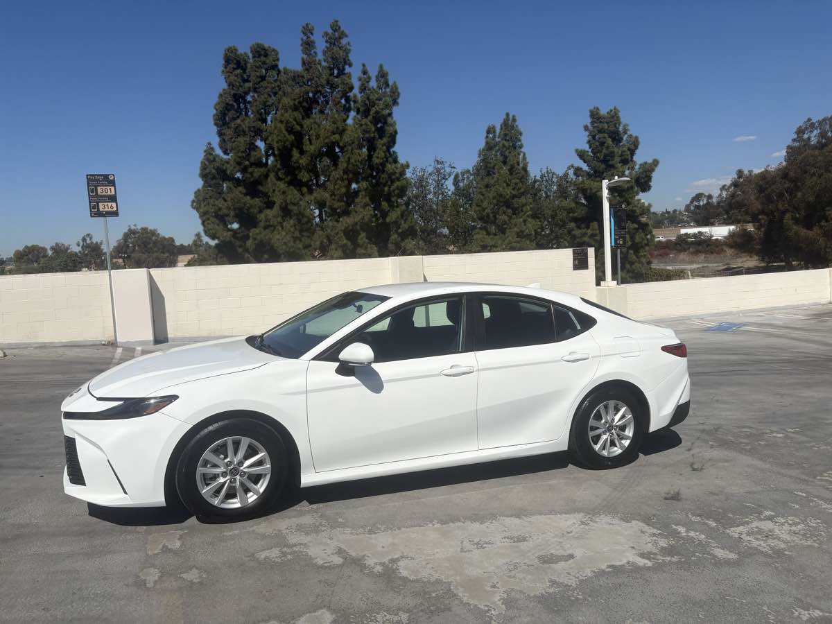 Used 2025 Toyota Camry LE FWD image 11