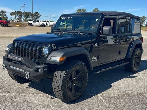 Used 2020 Jeep Wrangler Unlimited Sport image 4