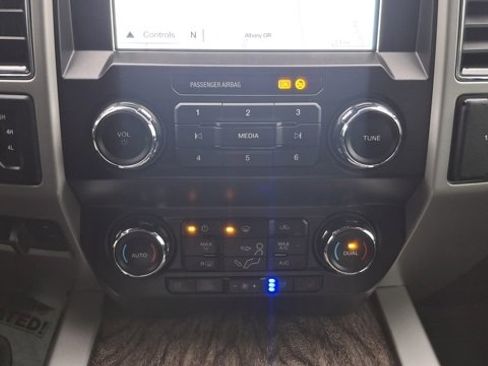 Used 2019 Ford F250 Lariat w/ Chrome Package image 19