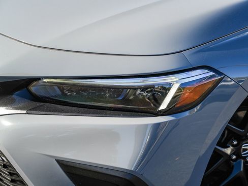 Used 2022 Honda Civic Sport image 2