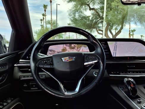 Used 2021 Cadillac Escalade ESV Sport w/ Driver Assist Tech Package AWD/4WD image 19