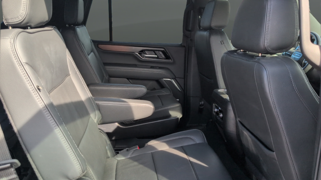 Used 2025 GMC Yukon Denali AWD/4WD image 26