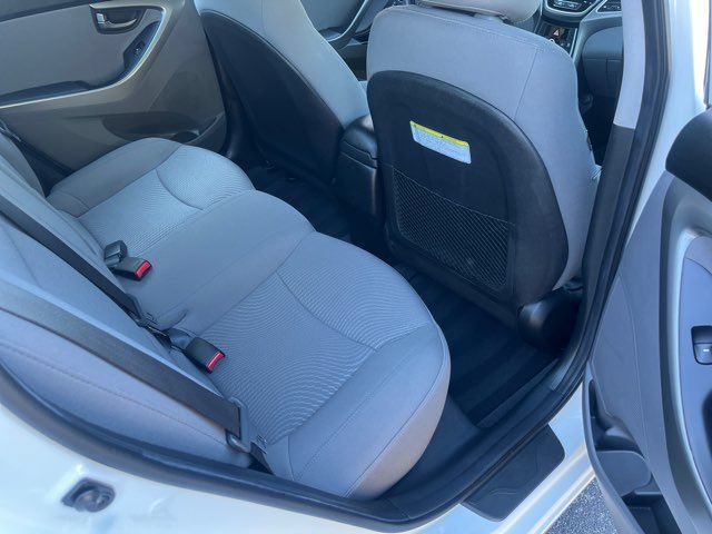 Used 2014 Hyundai Elantra SE w/ Option Group 02 FWD image 19