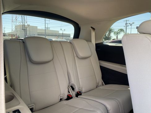 Used 2020 Mercedes-Benz GLS 450 4MATIC image 28
