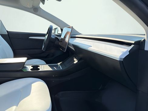 Used 2021 Tesla Model 3 Standard Range Plus RWD image 29