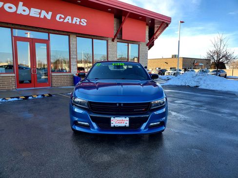 Used 2022 Dodge Charger SXT w/ Blacktop Package image 2