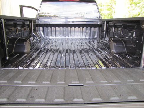 Used 2024 Chevrolet Silverado 2500 Custom w/ Custom Value Package image 31