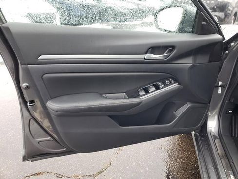 New 2025 Nissan Altima 2.5 SL image 11