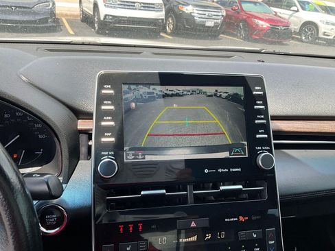 Used 2019 Toyota Avalon XLE w/ Moonroof Package FWD image 13