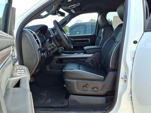 New 2026 RAM 2500 Laramie AWD/4WD image 16