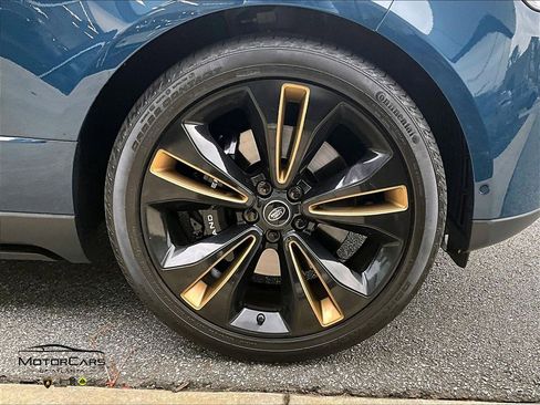 Used 2021 Land Rover Range Rover SV Autobiography Dynamic image 32