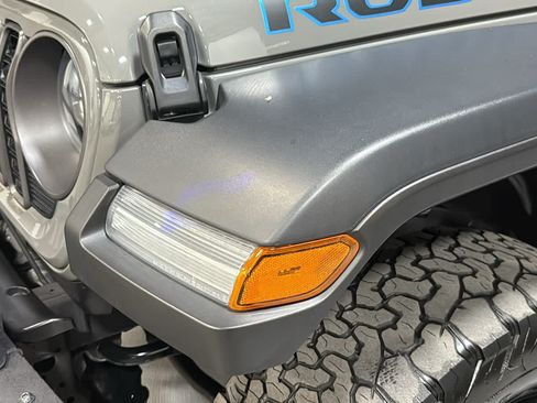 Used 2023 Jeep Wrangler Unlimited Rubicon 4xe AWD/4WD image 7
