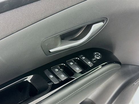 Used 2023 Hyundai Tucson Limited image 18